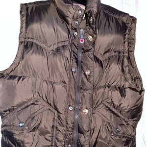 True Religion Brown Vest worm a few time in good condition